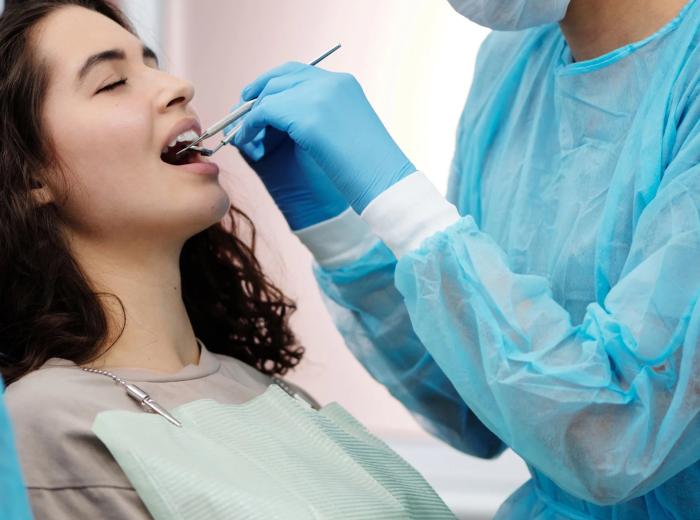 What types of anesthesia does a dentist offer?